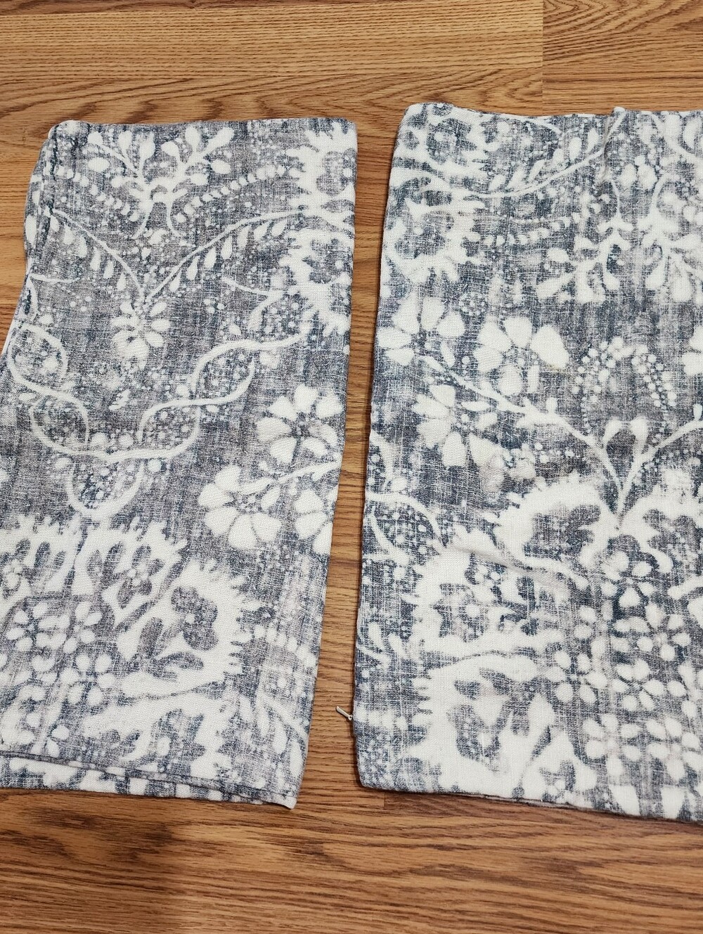 Pottery Barn Bernyce Linen Pillow Covers Set/2 20X20 Gray Ivory Floral Botanical